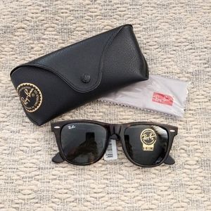 RAY-BAN Wayfarer Sunglasses